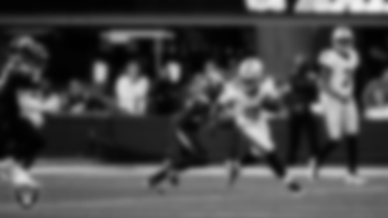 Las Vegas Raiders running back Ashton Jeanty (2) rushes during the regular season away game against the Los Angeles Chargers at SoFi Stadium.