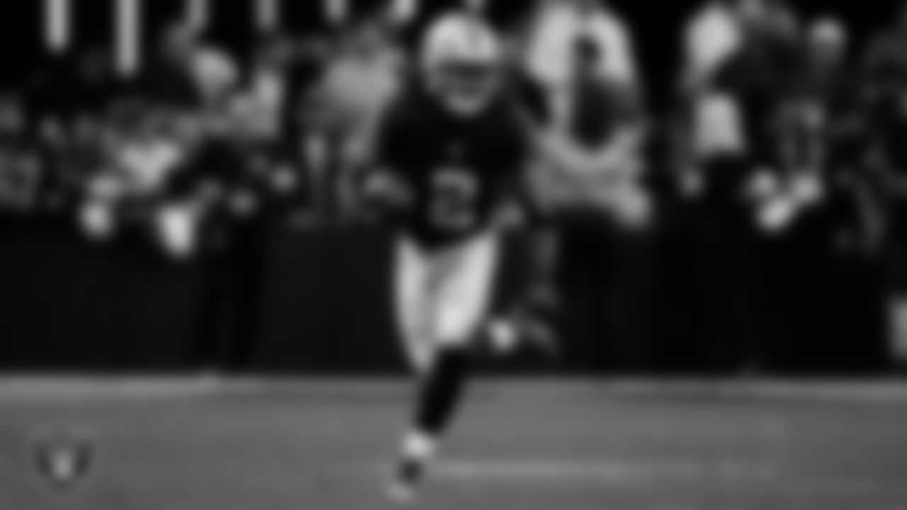 Las Vegas Raiders running back Ashton Jeanty (2) runs after making a catch during the regular season home game against the Cleveland Browns at Allegiant Stadium.