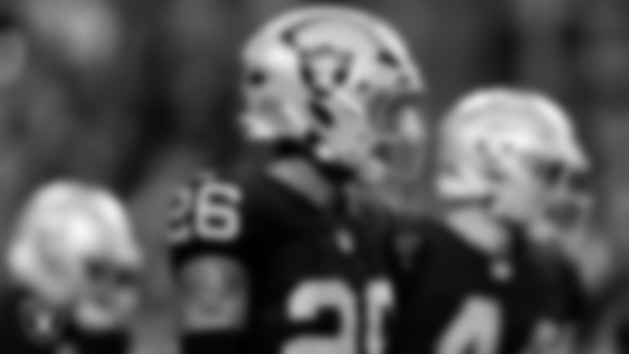 Las Vegas Raiders cornerback Darien Porter (26) during the regular season home game against the New York Giants at Allegiant Stadium.