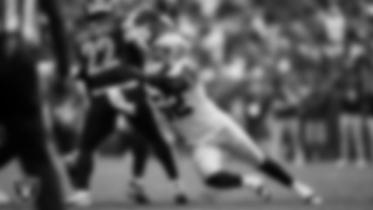 LB Elandon Roberts - Unrestricted