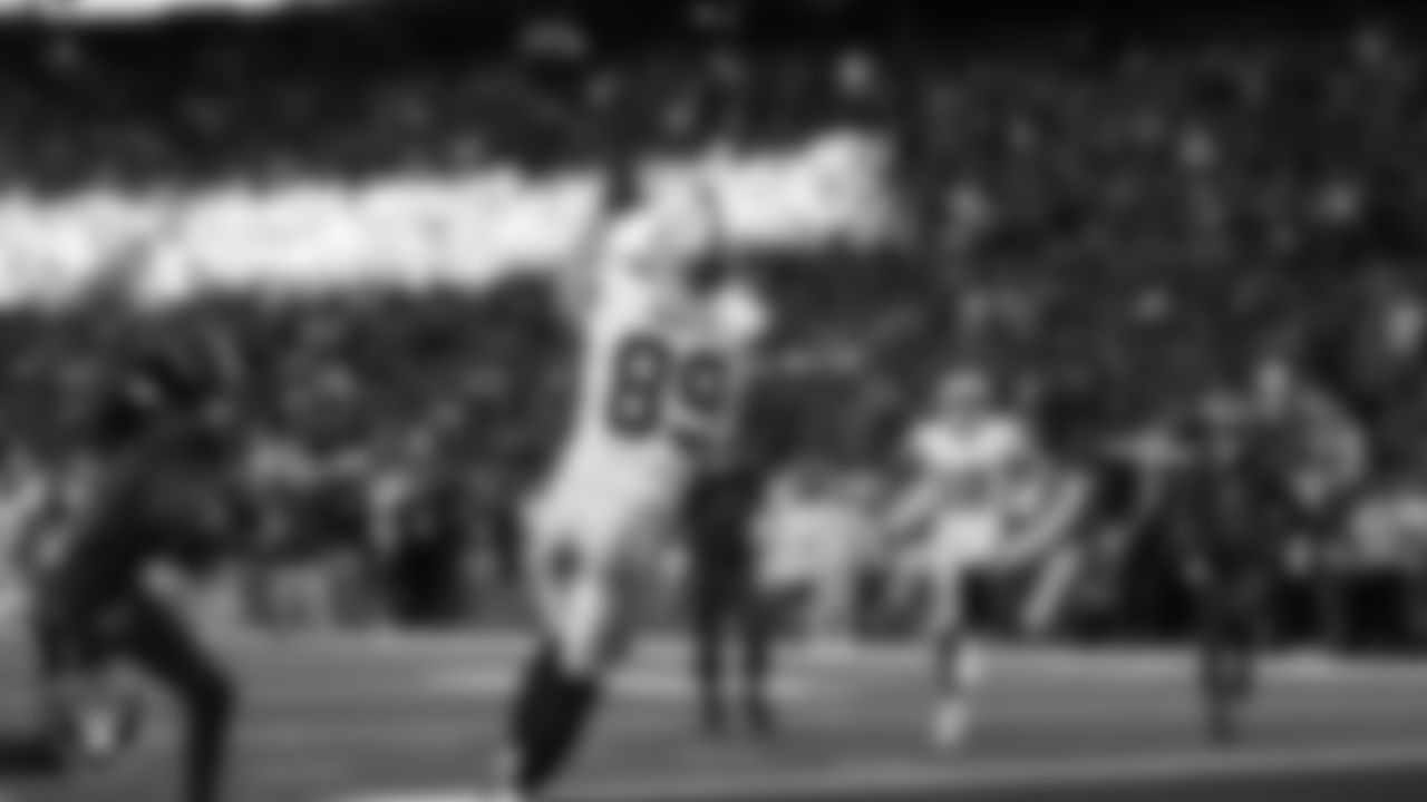 Las Vegas Raiders tight end Brock Bowers (89) goes for a 7-yard touchdown catch during the regular season away game against the Houston Texans at NRG Stadium.