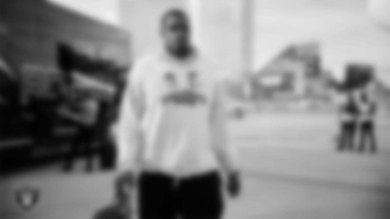 Las Vegas Raiders defensive end Tyree Wilson (9) departs for the regular season away game against the Denver Broncos.