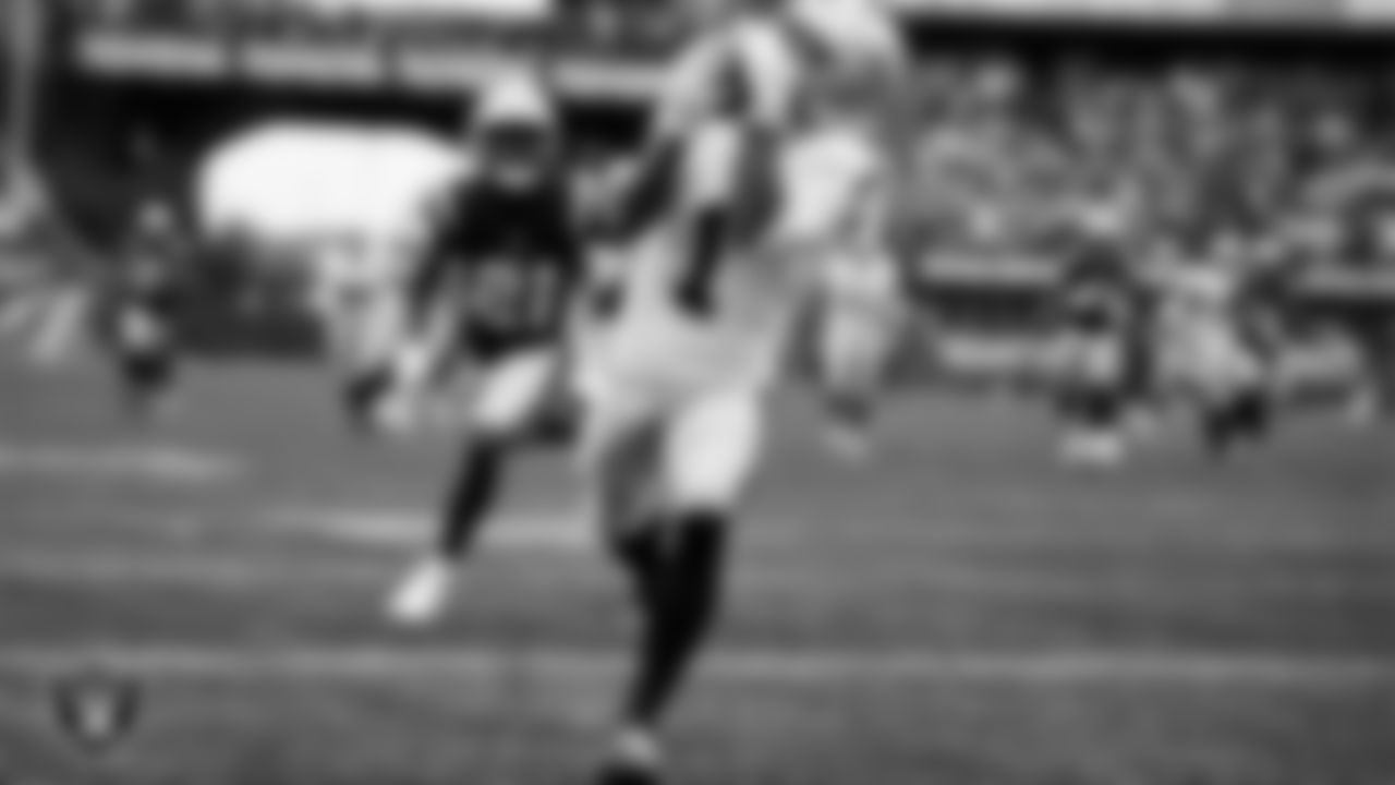 Las Vegas Raiders wide receiver Tre Tucker (1) makes a 26-yard touchdown catch during the regular season away game against the New England Patriots at Gillette Stadium.