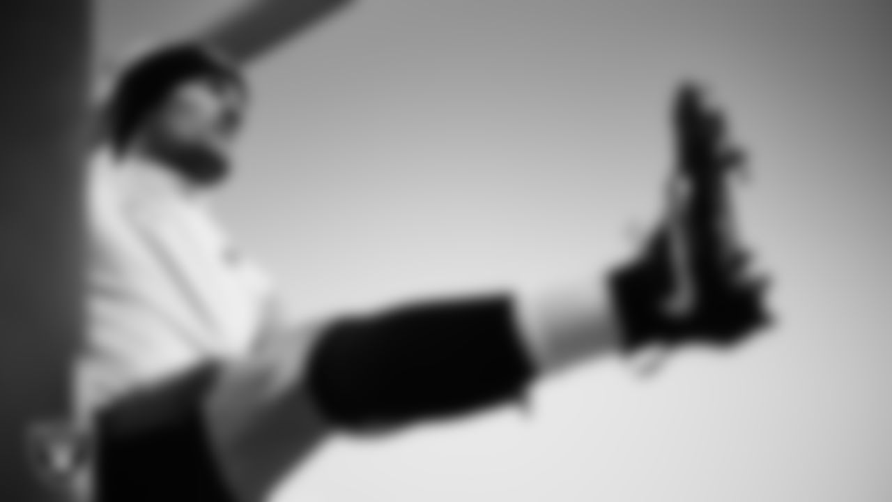 Las Vegas Raiders running back Dylan Laube (23) warming up before the regular season away game against the Denver Broncos at Empower Field at Mile High.