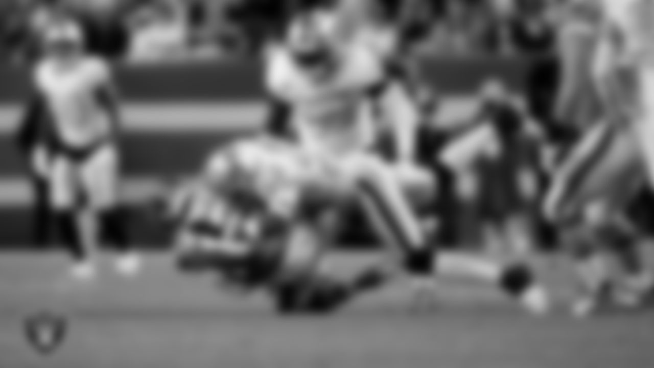 Las Vegas Raiders linebacker Jamal Adams (33) during the regular season away game against the Denver Broncos at Empower Field at Mile High.