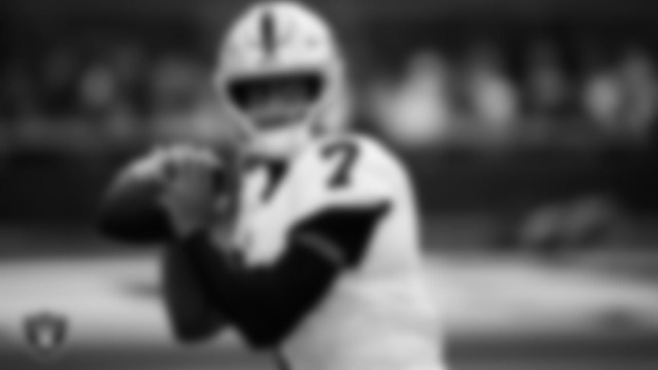 Las Vegas Raiders quarterback Geno Smith (7) warming up before the regular season away game against the Los Angeles Chargers at SoFi Stadium.