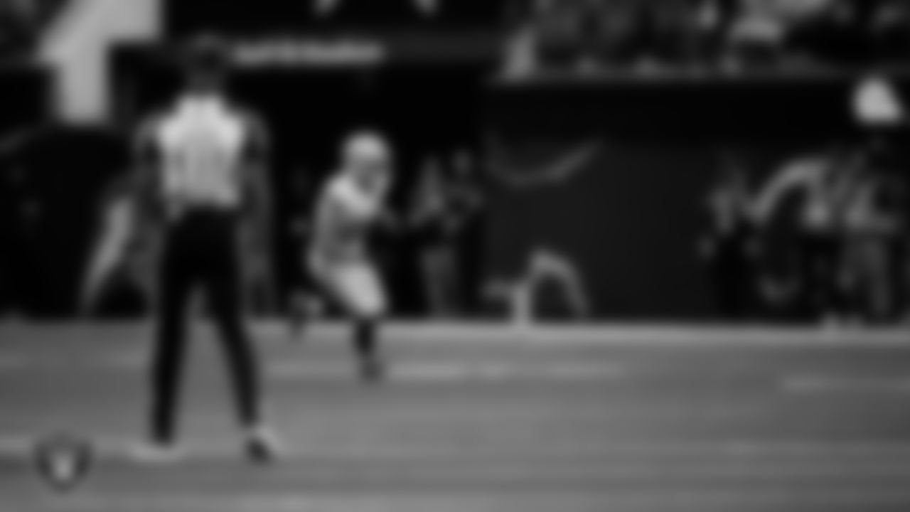 Las Vegas Raiders tight end Brock Bowers (89) runs after making a catch during the regular season away game against the Los Angeles Chargers at SoFi Stadium.