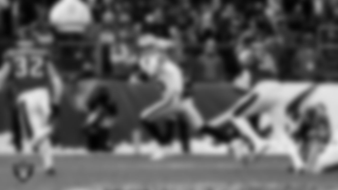 Las Vegas Raiders quarterback Kenny Pickett (15) during the regular season away game against the Philadelphia Eagles at Lincoln Financial Field.