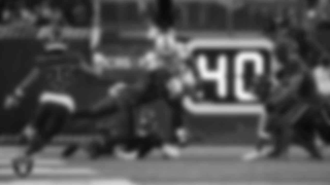 Las Vegas Raiders running back Ashton Jeanty (2) rushes during the regular season away game against the Houston Texans at NRG Stadium.