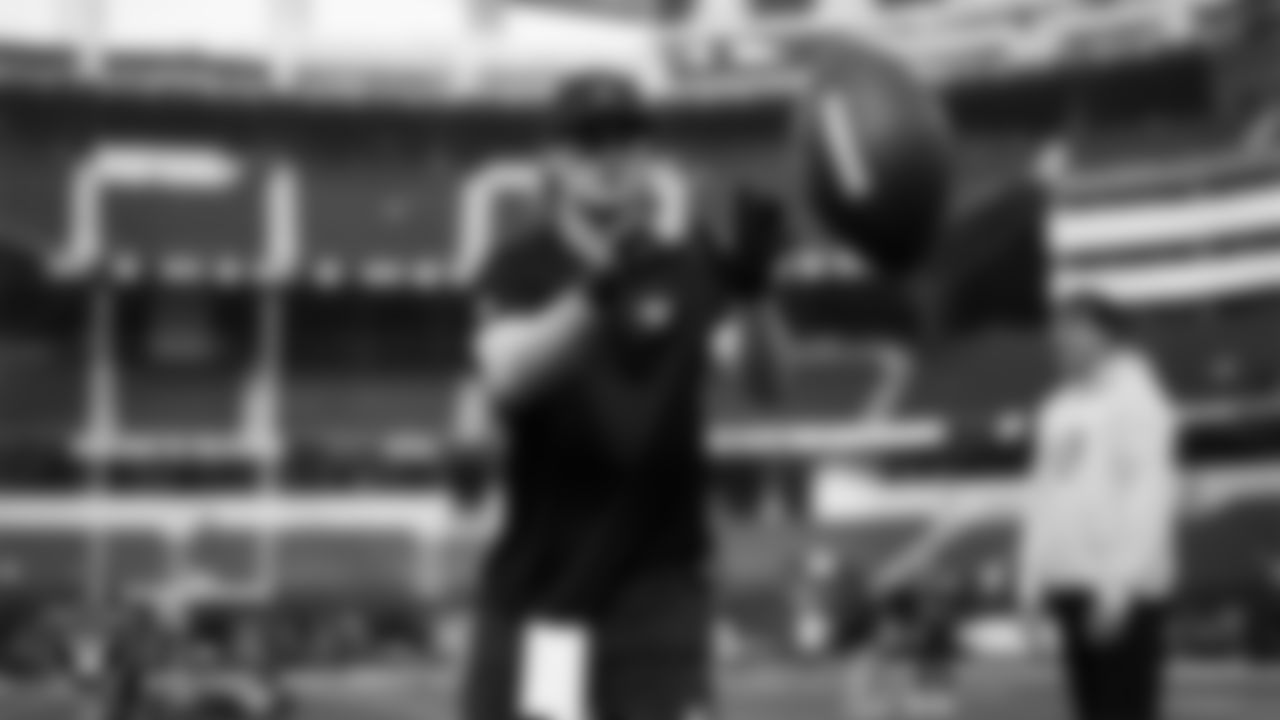 Las Vegas Raiders quarterback Kenny Pickett (15) warming up before the regular season away game against the Los Angeles Chargers at SoFi Stadium.