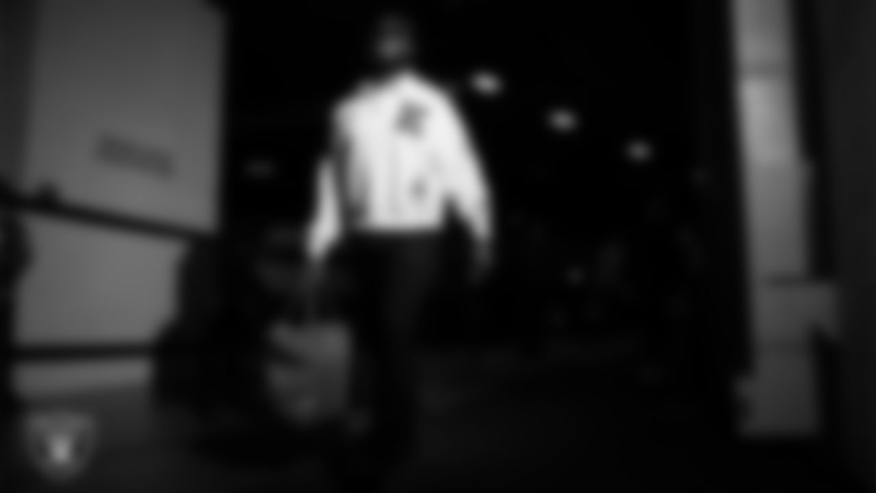 Las Vegas Raiders tight end Ian Thomas (80) arrives to the regular season away game against the Denver Broncos at Empower Field at Mile High.