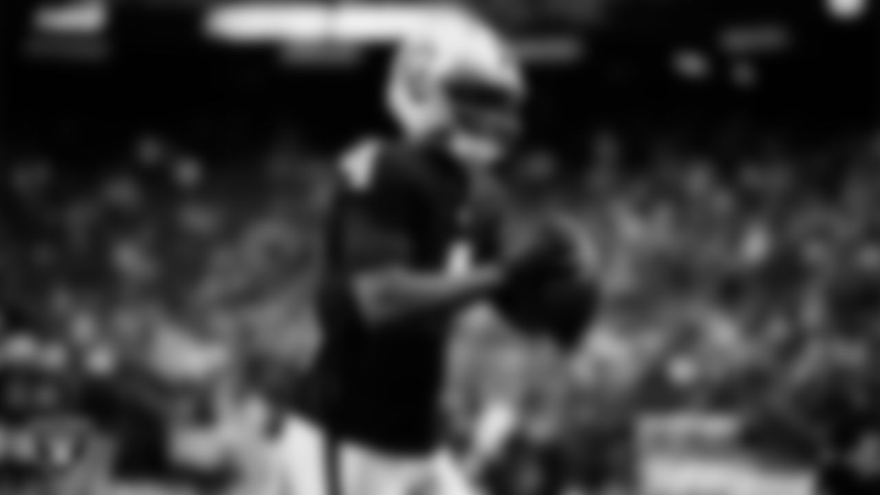 Las Vegas Raiders wide receiver Shedrick Jackson (4) warming up before the regular season home game against the Denver Broncos at Allegiant Stadium.