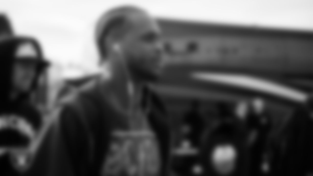 Las Vegas Raiders quarterback Geno Smith (7) departs for the regular season away game against the Denver Broncos.