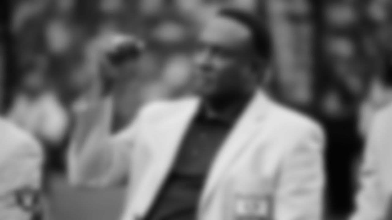 Las Vegas Raiders alumnus Tim Brown is introduced during Eric Allen's Ring of Excellence ceremony during halftime of the Raiders' regular season home game against the Tennessee Titans at Allegiant Stadium.