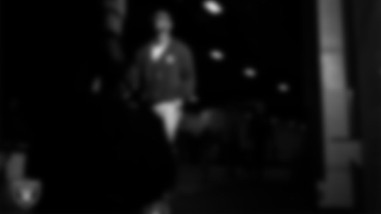 Las Vegas Raiders quarterback Geno Smith (7) arrives to the regular season away game against the Denver Broncos at Empower Field at Mile High.