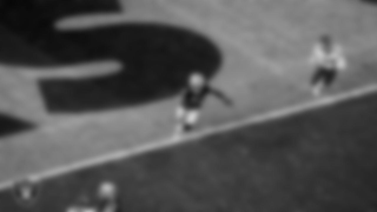 Las Vegas Raiders running back Ashton Jeanty (2) during the regular season home game against the Kansas City Chiefs at Allegiant Stadium.