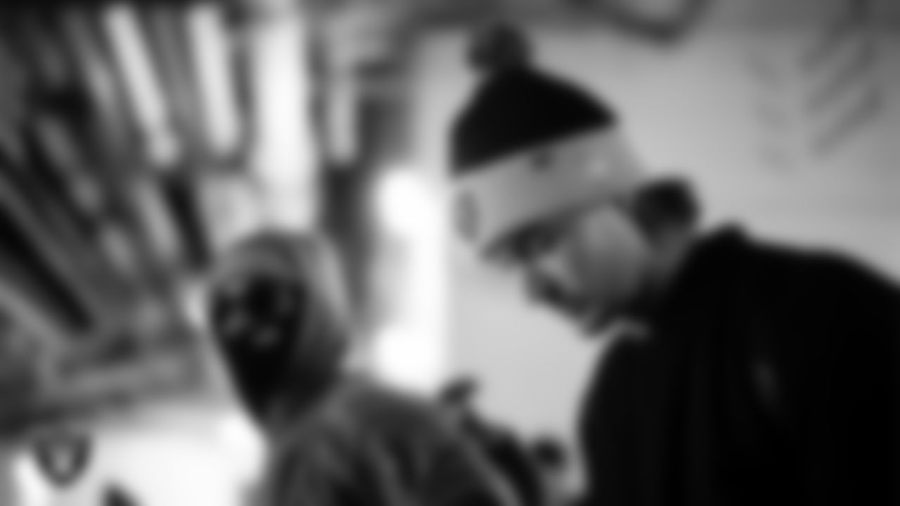 Las Vegas Raiders quarterback Kenny Pickett (15) arrives to the regular season away game against the Philadelphia Eagles at Lincoln Financial Field.