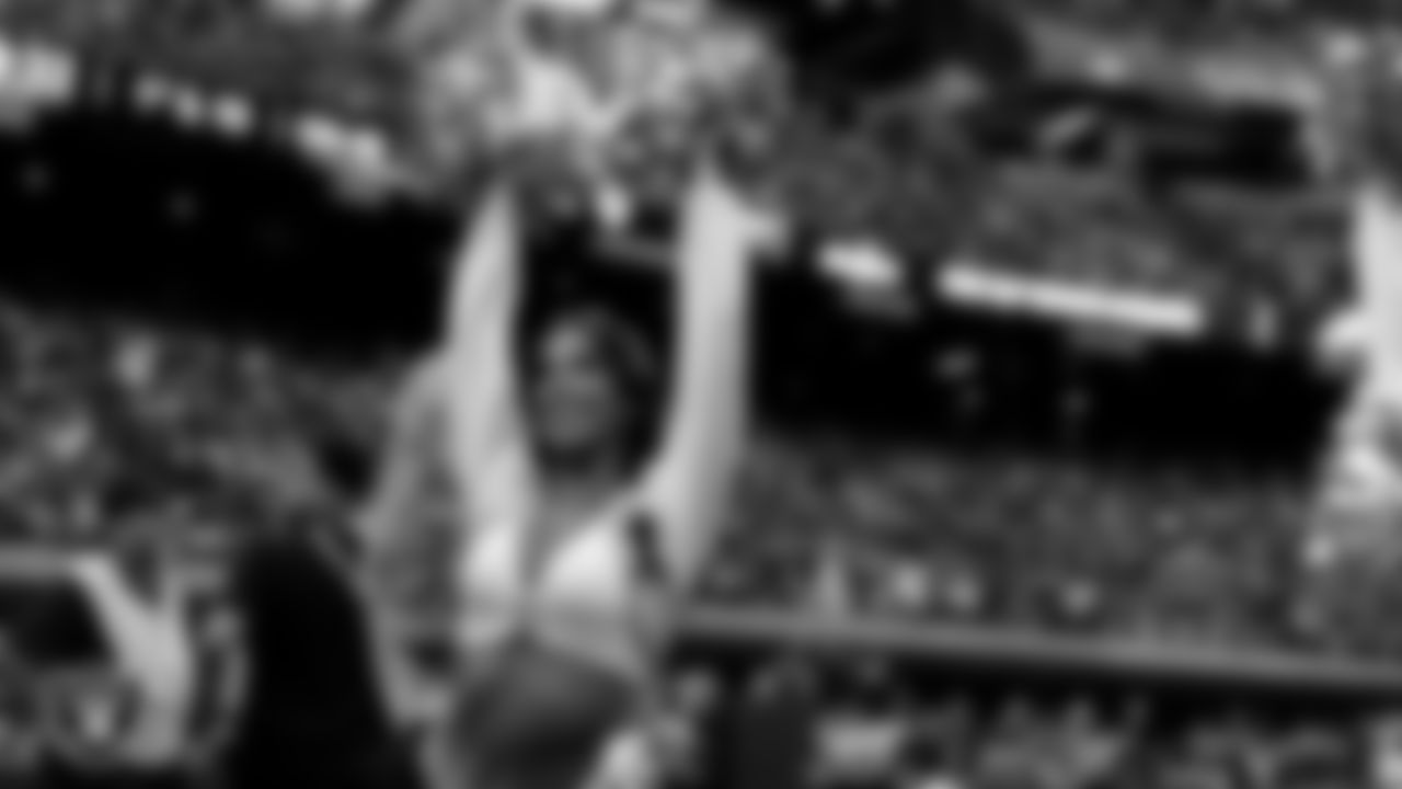 Raiderette Raegen on the sidelines during the regular season home game against the Tennessee Titans at Allegiant Stadium.