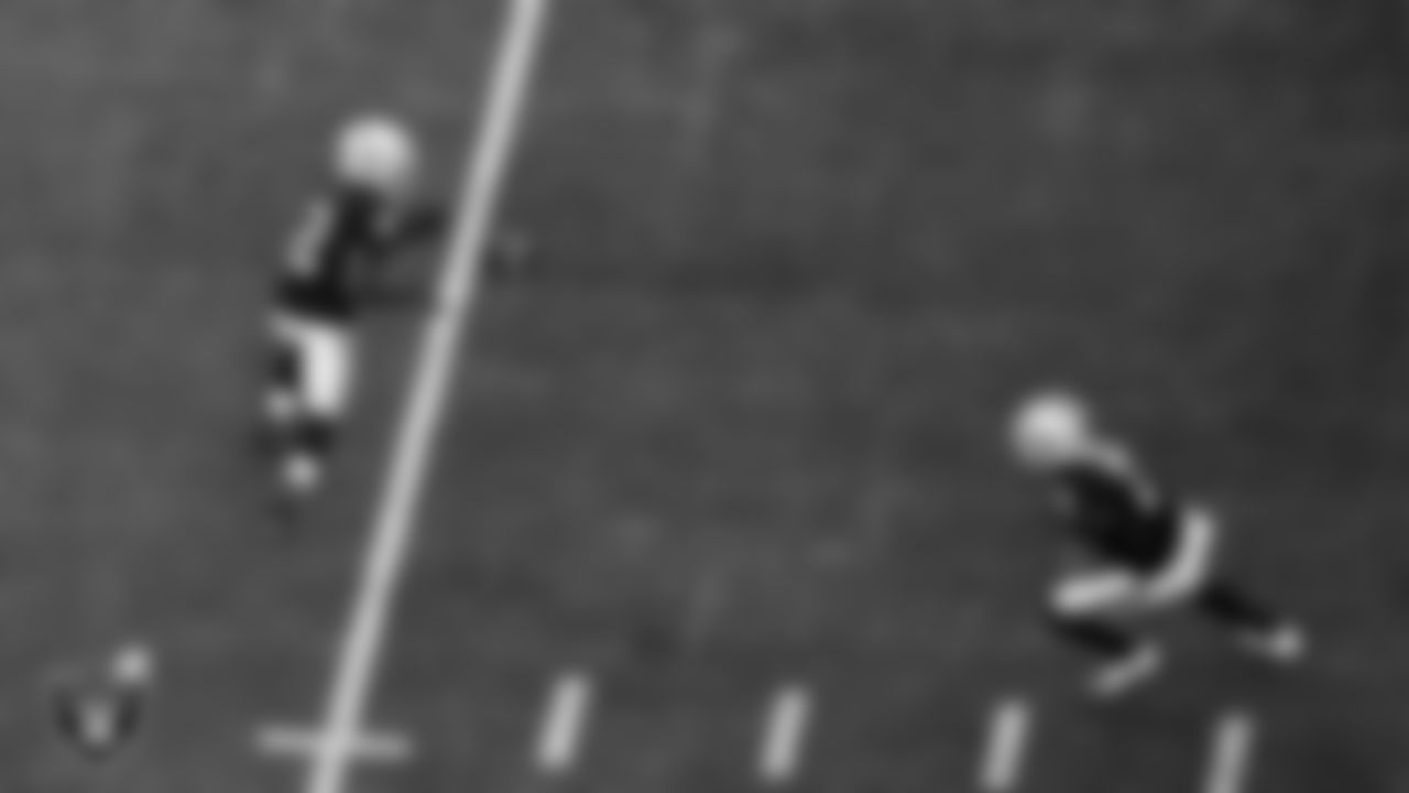 Las Vegas Raiders running back Ashton Jeanty (2) goes for a catch during the regular season home game against the Denver Broncos at Allegiant Stadium.