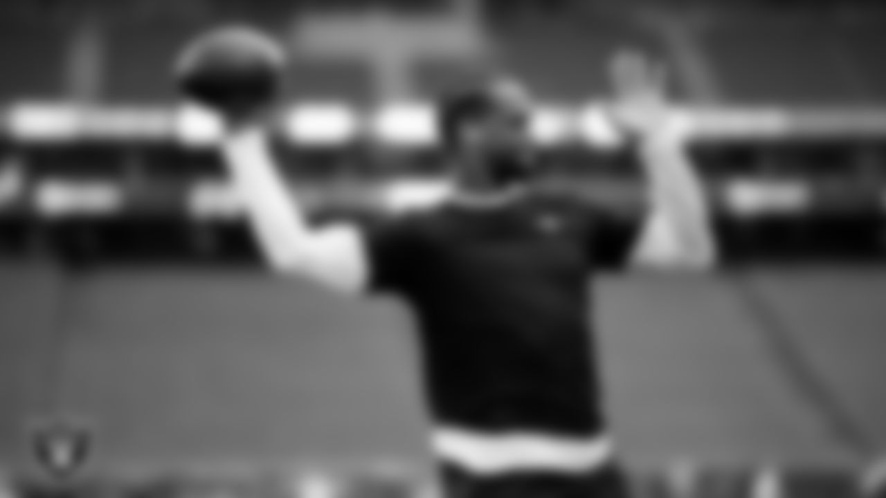 Las Vegas Raiders quarterback Geno Smith (7) warming up before the regular season away game against the Houston Texans at NRG Stadium.