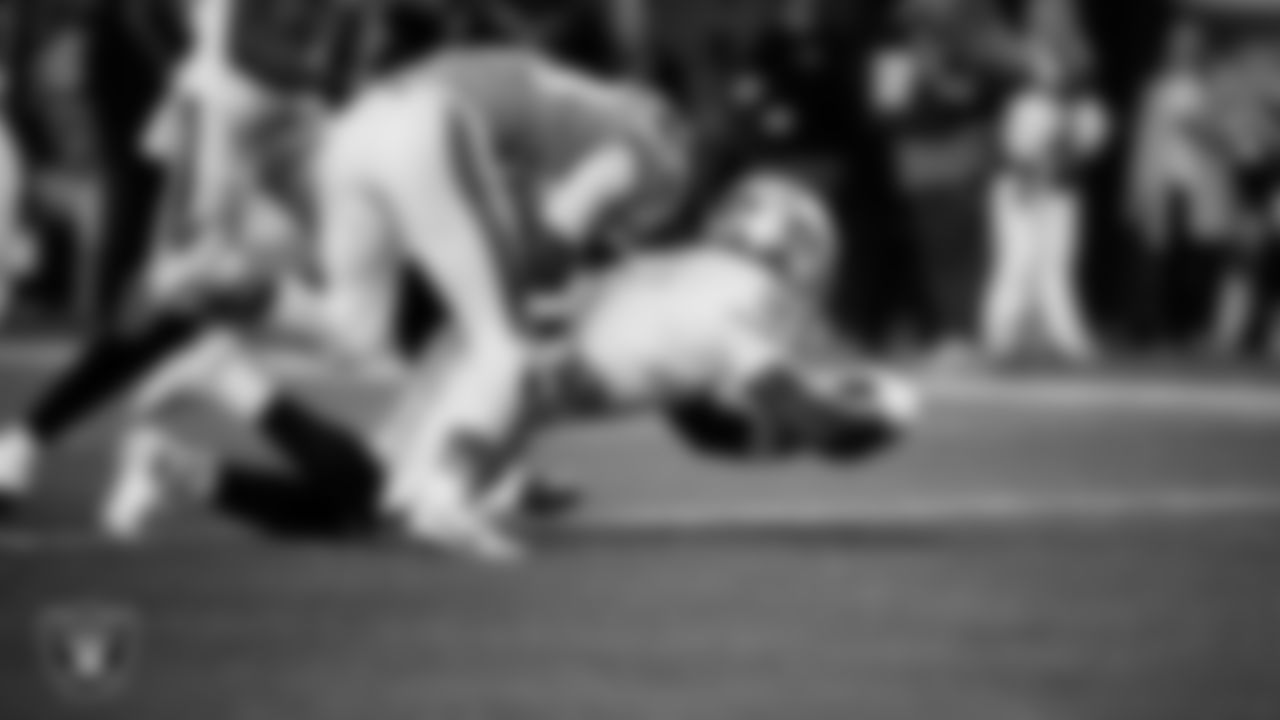 Las Vegas Raiders running back Ashton Jeanty (2) rushes for a 4-yard touchdown during the regular season away game against the Denver Broncos at Empower Field at Mile High.