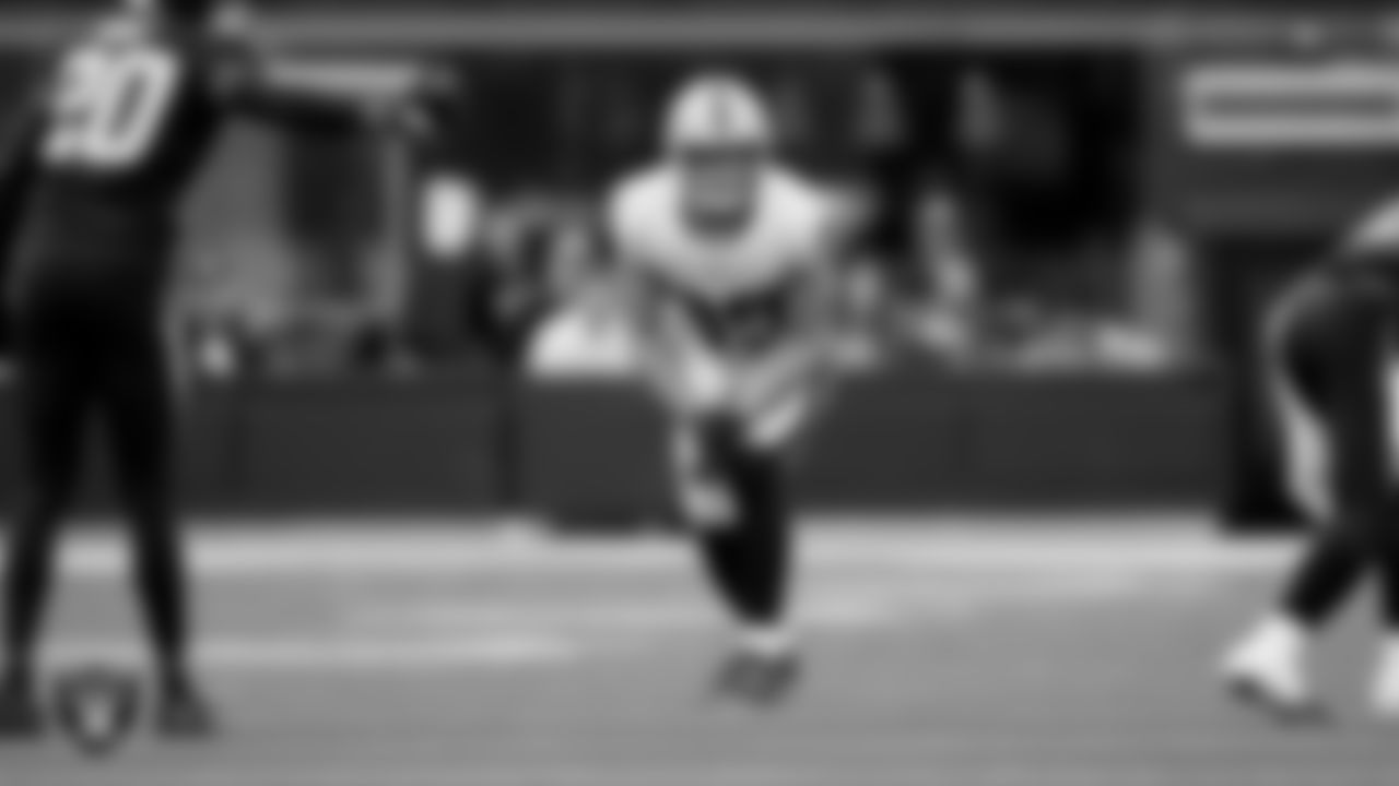 Las Vegas Raiders tight end Brock Bowers (89) during the regular season away game against the Los Angeles Chargers at SoFi Stadium.