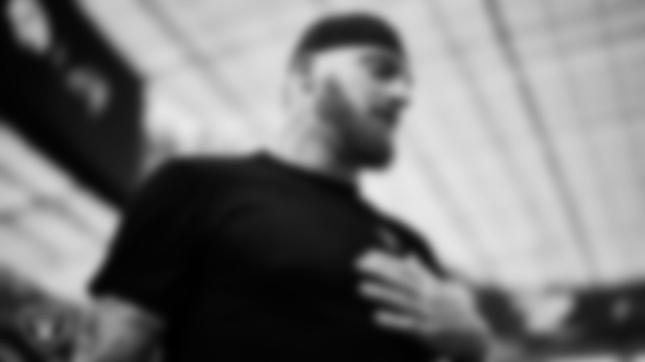 Las Vegas Raiders defensive end Maxx Crosby (98) warming up before the regular season away game against the Los Angeles Chargers at SoFi Stadium.