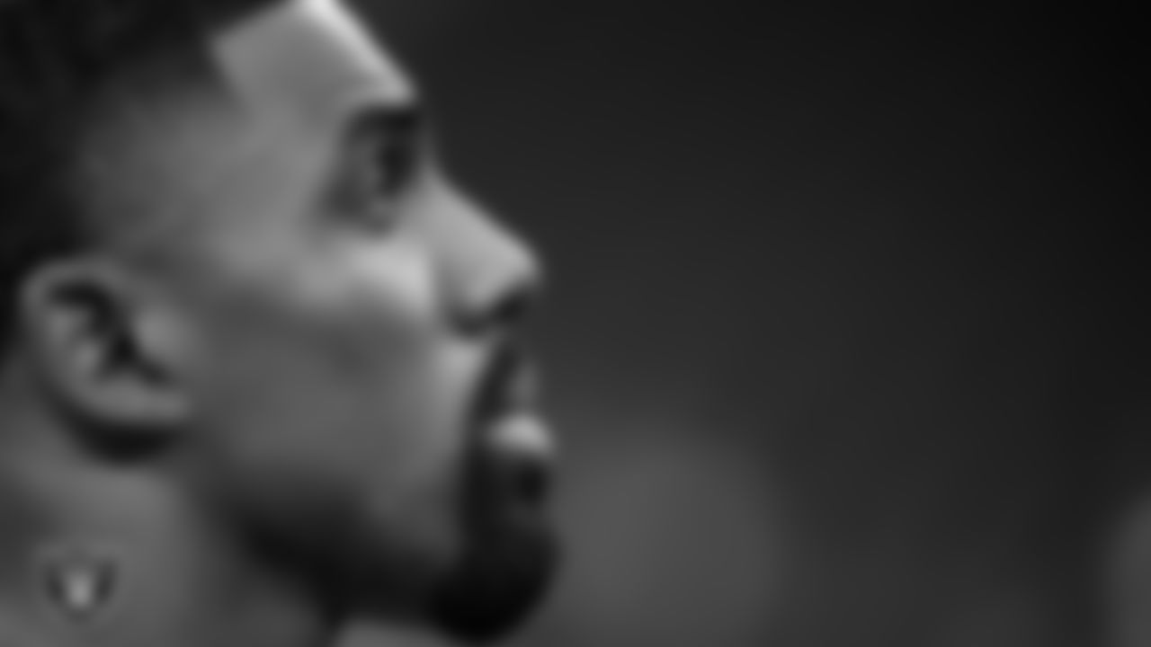 Las Vegas Raiders defensive tackle Thomas Booker IV (99) warming up before the regular season home game against the Cleveland Browns at Allegiant Stadium.