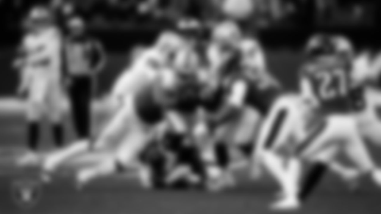 Las Vegas Raiders running back Ashton Jeanty (2) rushes during the regular season away game against the Philadelphia Eagles at Lincoln Financial Field.