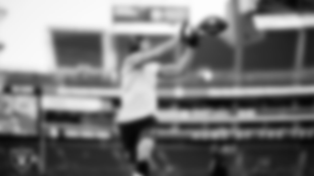Las Vegas Raiders wide receiver Alex Bachman (81) warming up before the preseason away game against the Seattle Seahawks at Lumen Field.