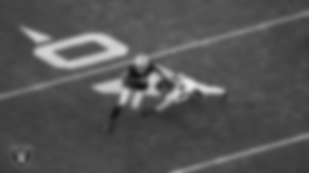 Las Vegas Raiders running back Zamir White (35) rushes during the regular season home game against the Denver Broncos at Allegiant Stadium.