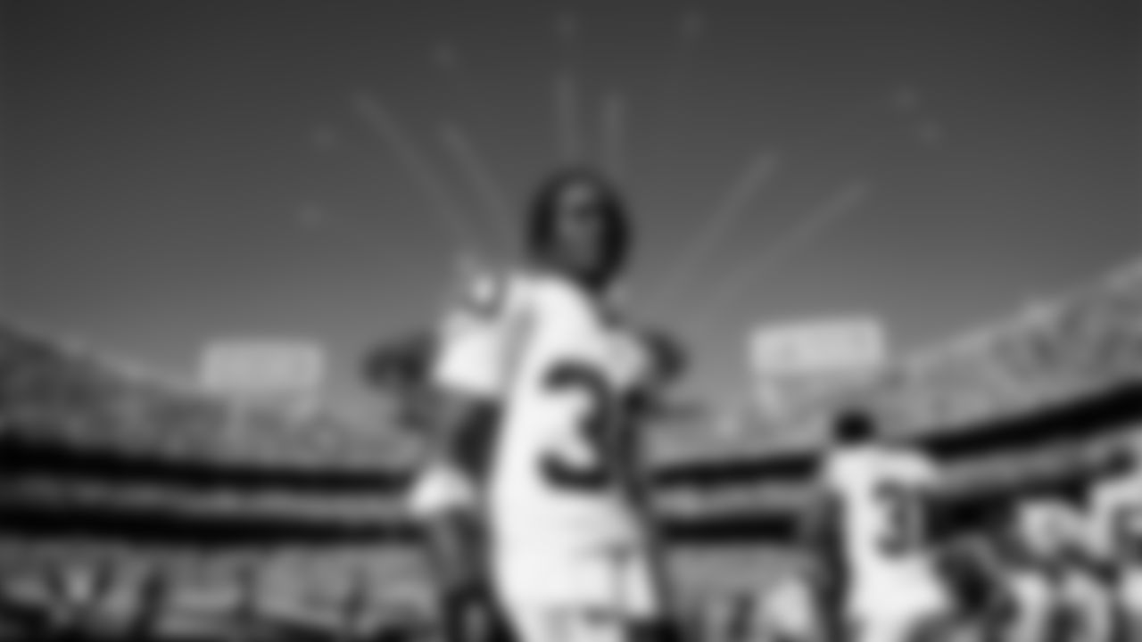 Las Vegas Raiders cornerback Darnay Holmes (30) on the sidelines before the regular season away game against the Kansas City Chiefs at GEHA Field at Arrowhead Stadium.