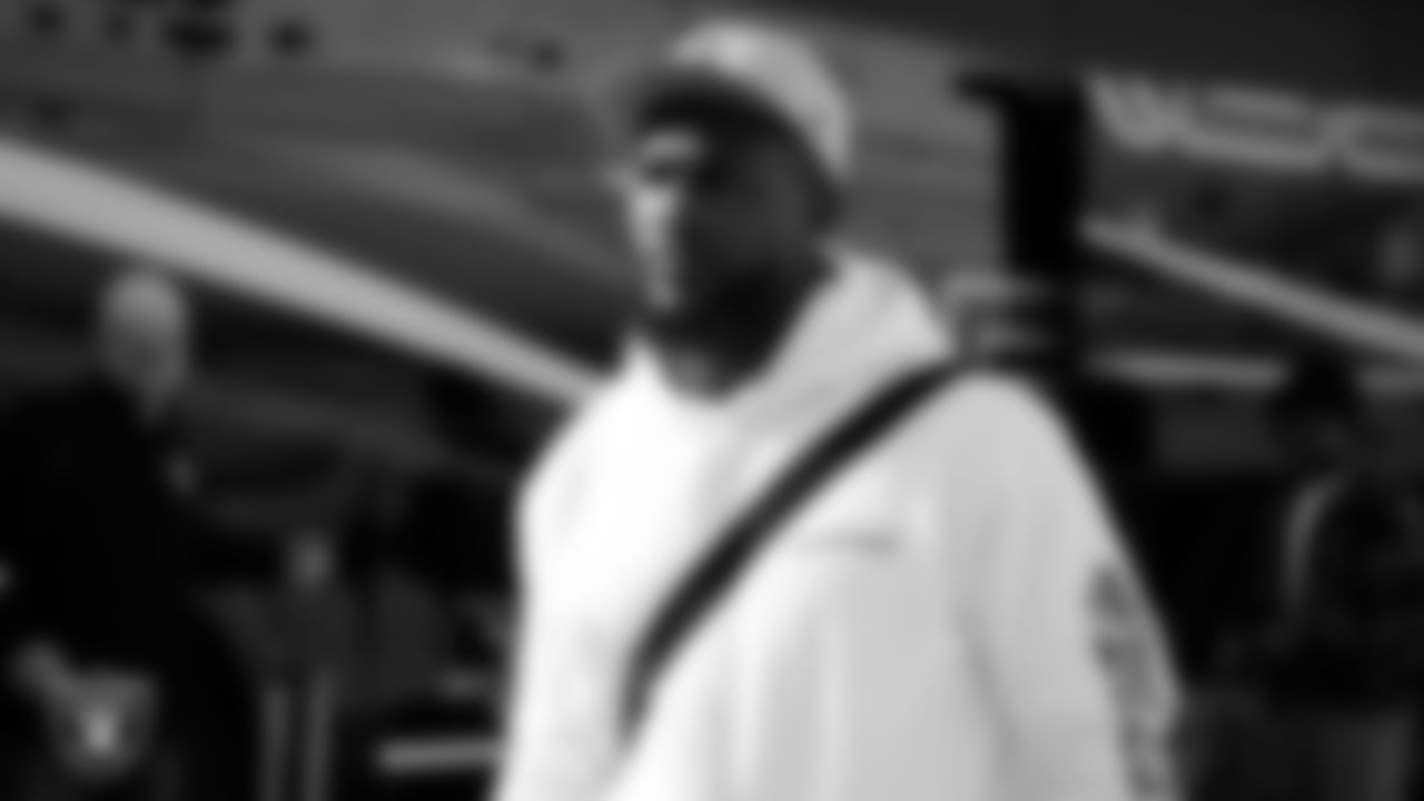 Las Vegas Raiders linebacker Devin White (45) departs for the regular season away game against the Los Angeles Chargers.