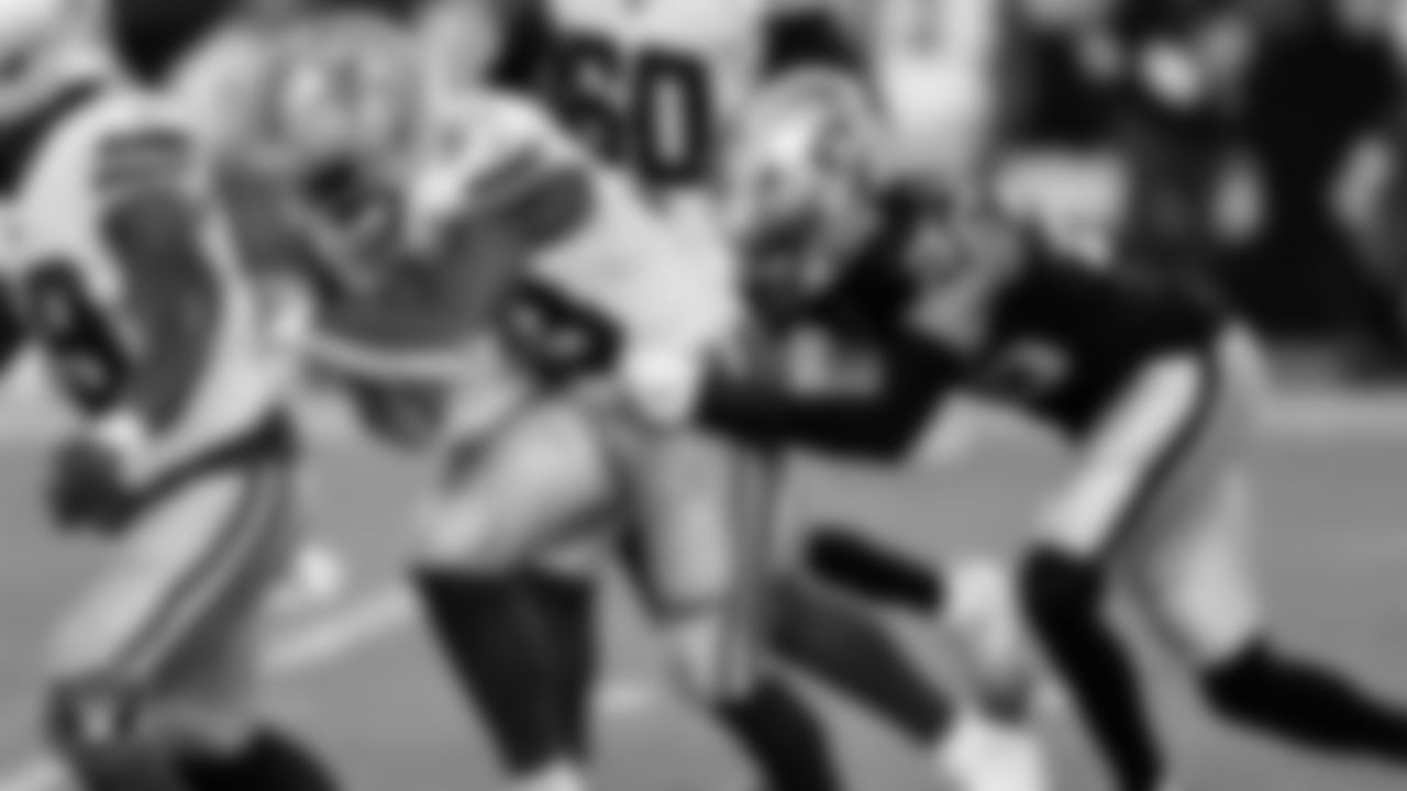 Las Vegas Raiders cornerback Darien Porter (26) during the regular season home game against the Dallas Cowboys at Allegiant Stadium.