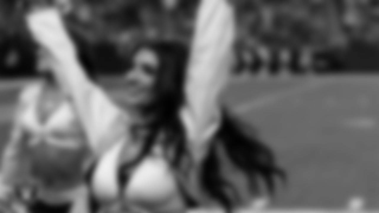 Raiderette Kylee on the sidelines during the regular season home game against the Kansas City Chiefs at Allegiant Stadium.