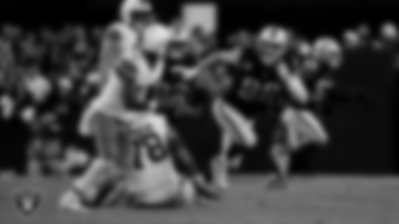 Las Vegas Raiders defensive end Maxx Crosby (98) during the regular season home game against the Cleveland Browns at Allegiant Stadium.