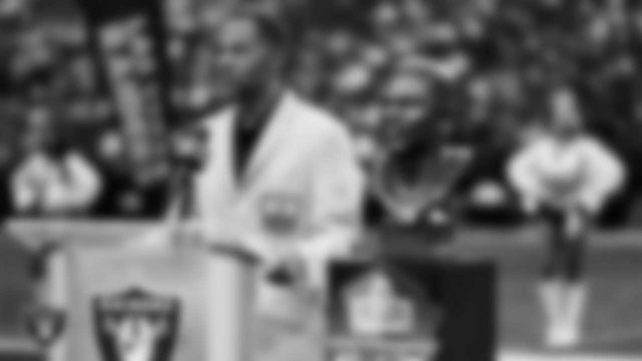 Las Vegas Raiders alumnus Eric Allen speaks after being presented with his Ring of Excellence during a ceremony during halftime of the Raiders' regular season home game against the Tennessee Titans at Allegiant Stadium.