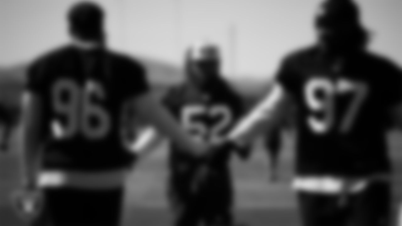 Las Vegas Raiders linebacker Elandon Roberts (52) at a workout during phase two of the offseason program at Intermountain Health Performance Center.