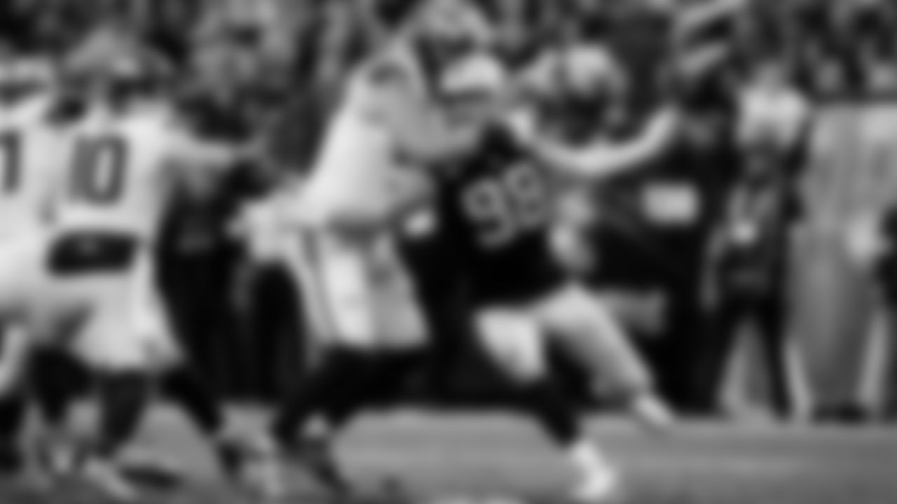 Las Vegas Raiders defensive end Maxx Crosby (98) during the regular season home game against the Denver Broncos at Allegiant Stadium.
