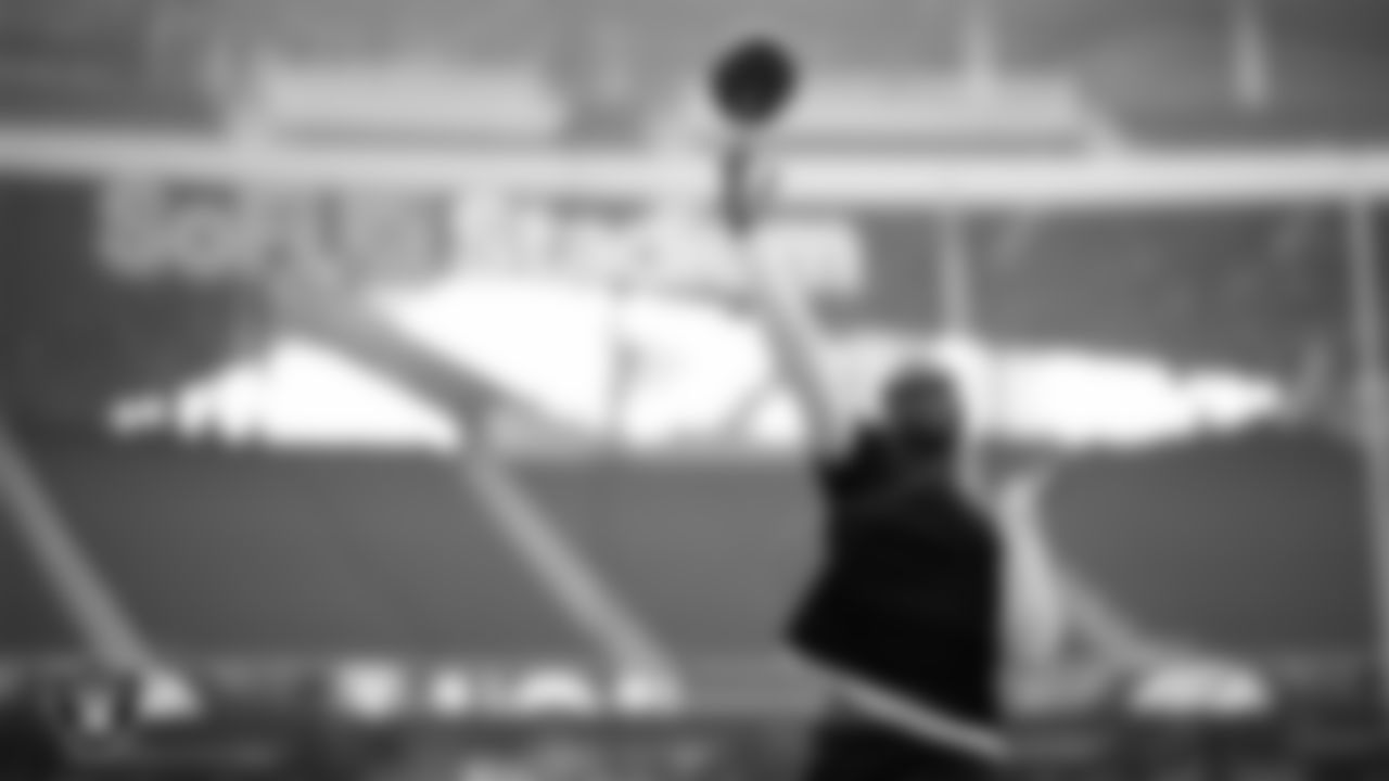 Las Vegas Raiders quarterback Geno Smith (7) warming up before the regular season away game against the Los Angeles Chargers at SoFi Stadium.