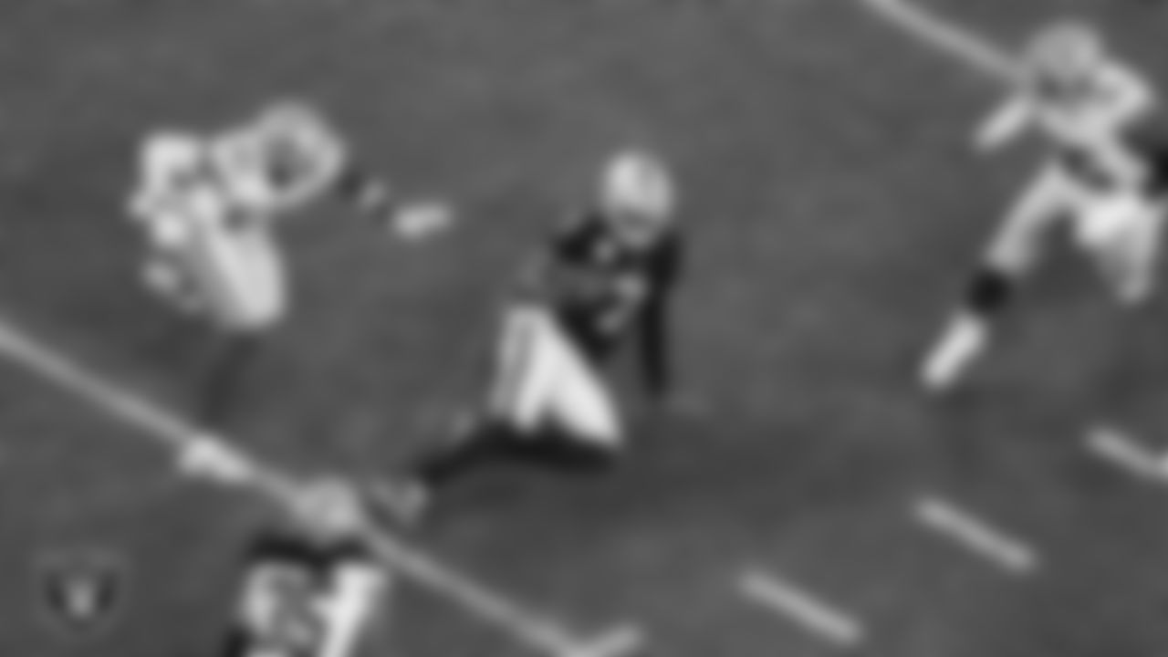 Las Vegas Raiders quarterback Geno Smith (7) rushes during the regular season home game against the Dallas Cowboys at Allegiant Stadium.