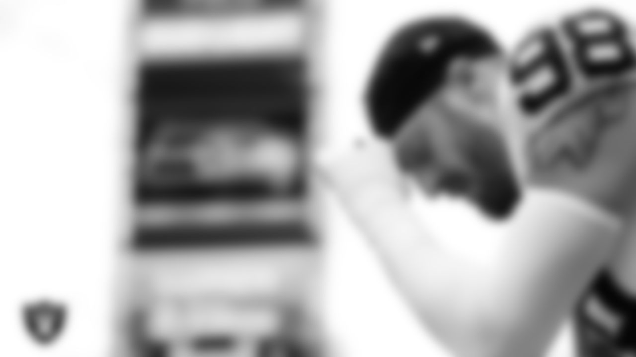 Las Vegas Raiders defensive end Maxx Crosby (98) on the sidelines before the preseason away game against the Seattle Seahawks at Lumen Field.