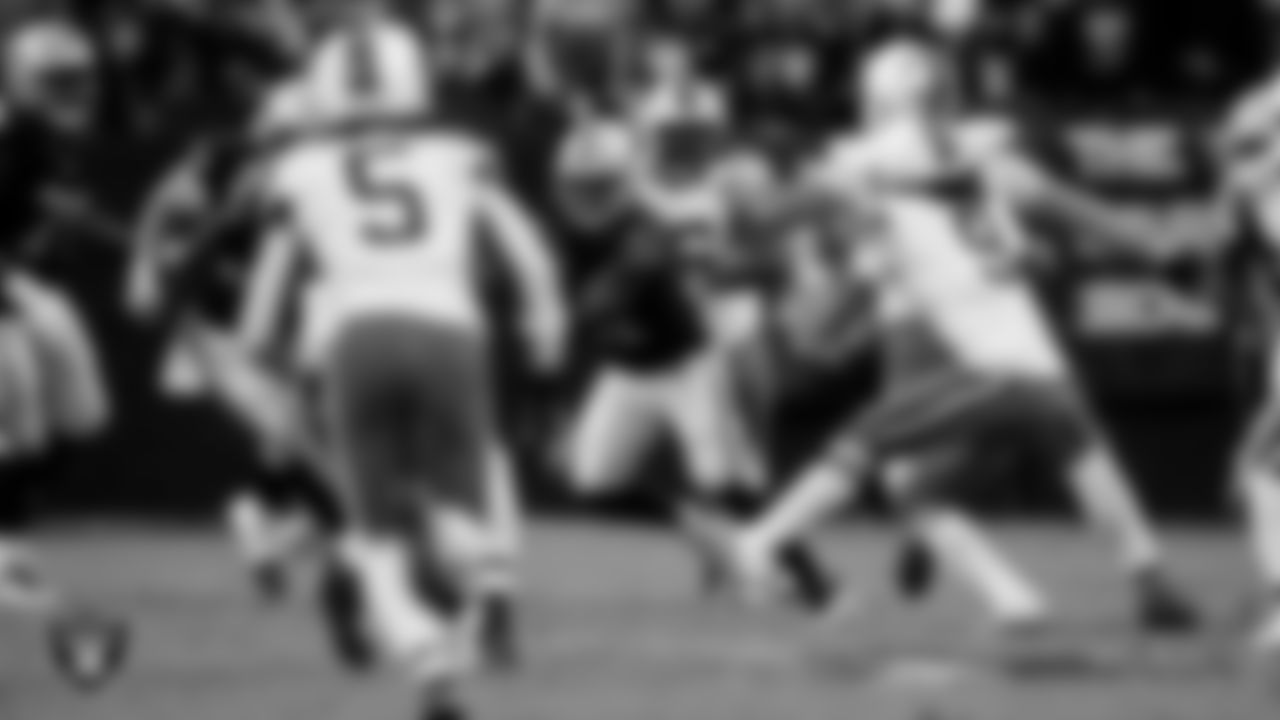 Las Vegas Raiders running back Raheem Mostert (31) during the regular season home game against the Cleveland Browns at Allegiant Stadium.