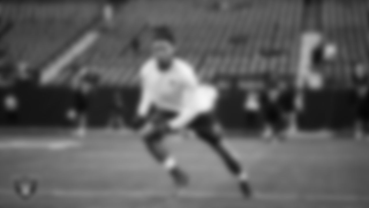 Las Vegas Raiders safety Lonnie Johnson Jr. (32) warming up before the regular season home game against the New York Giants at Allegiant Stadium.