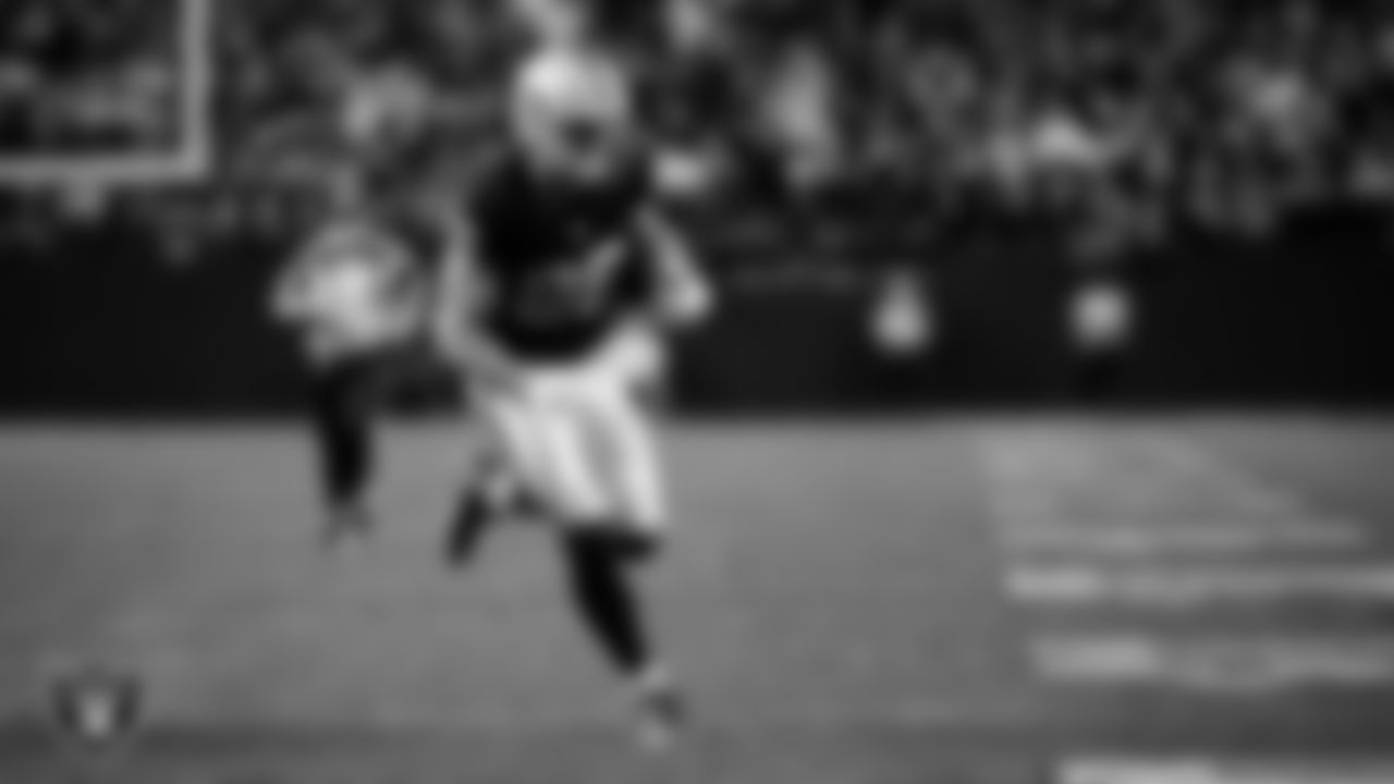 Las Vegas Raiders tight end Brock Bowers (89) runs after making a 27-yard touchdown catch during the regular season home game against the Jacksonville Jaguars at Allegiant Stadium.