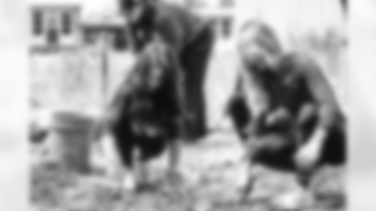 E_250606_1133_City_Year_Beautification_13884