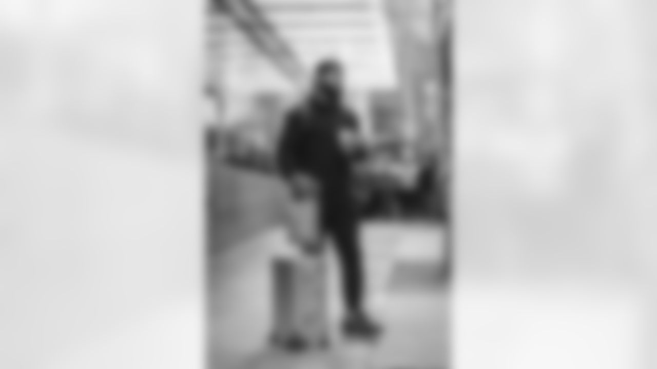 48 ILB Omar Speights travels to Lumen Field for today's NFC Championship game against the Seahawks