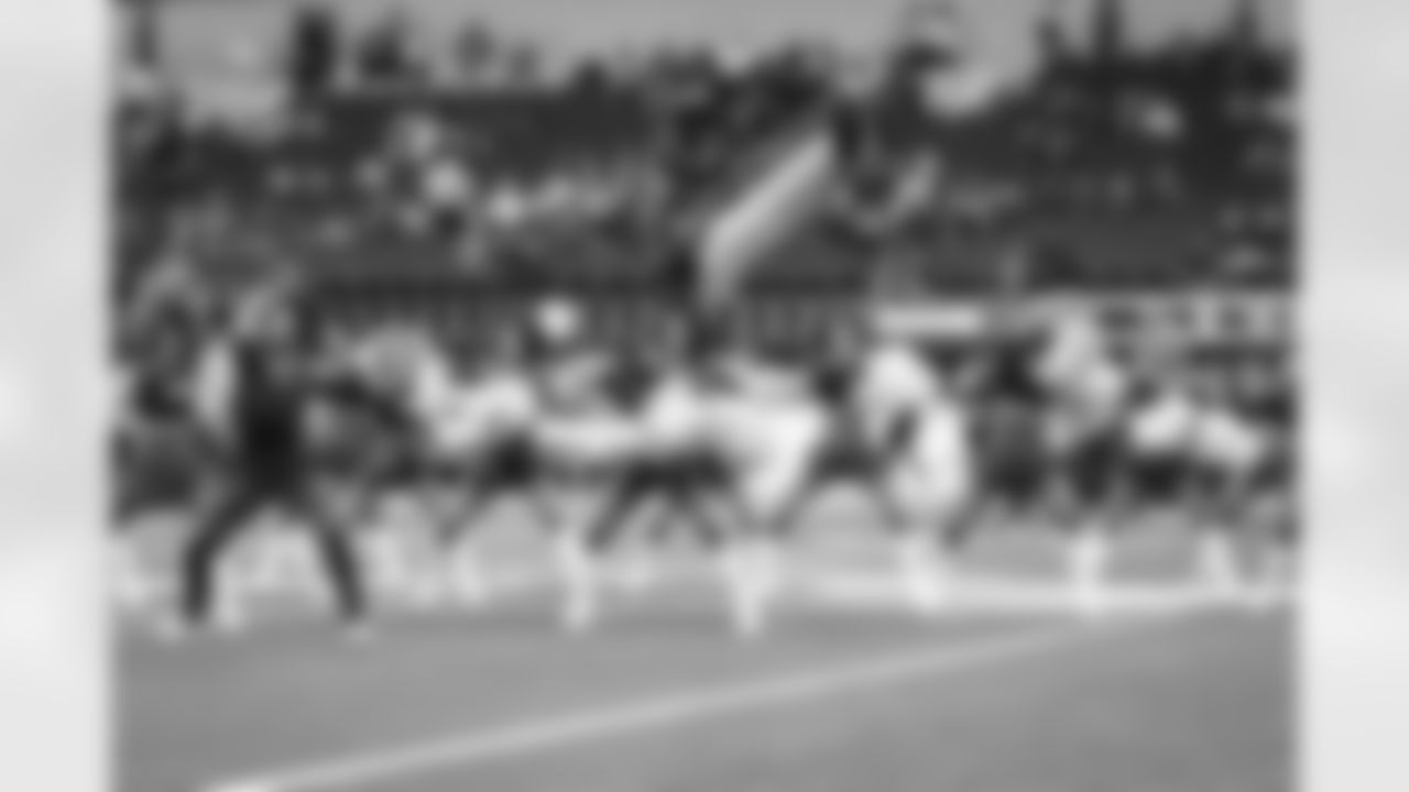 E_260104_Rams_vs_Cardinals_TE_178