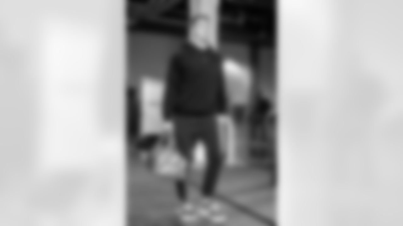 87 TE Davis Allen arrives at SoFi Stadium for today's matchup against the Seahawks