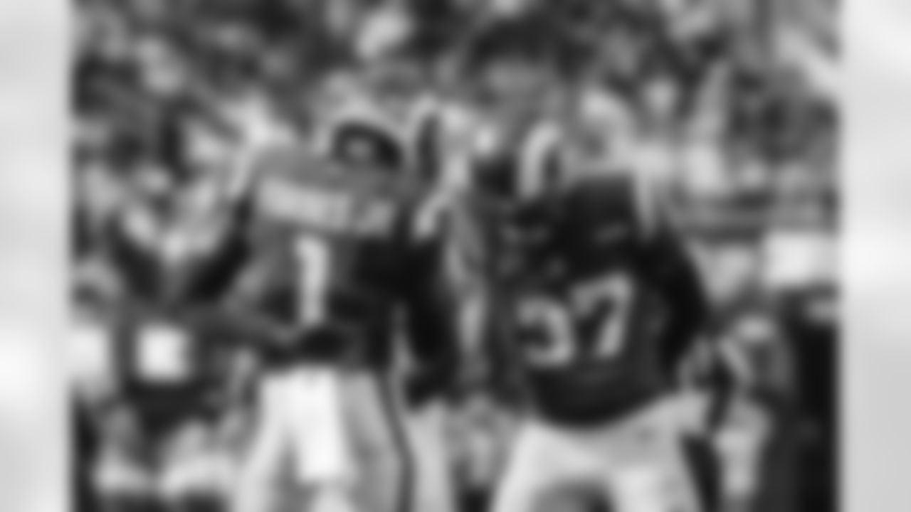 The Los Angeles Rams take on the New Orleans Saints in week 9 of the 2025 NFL regular season.